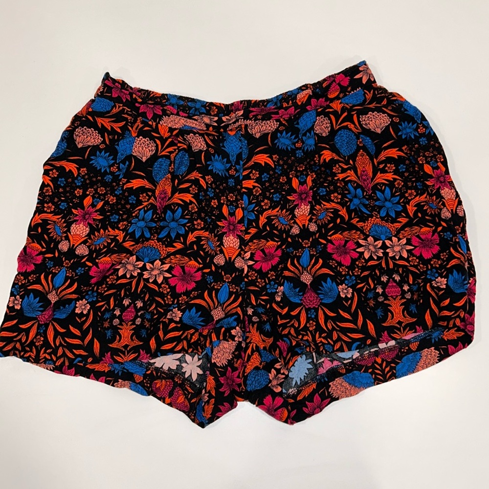 H&M black multicolor floral tropical shorts for women